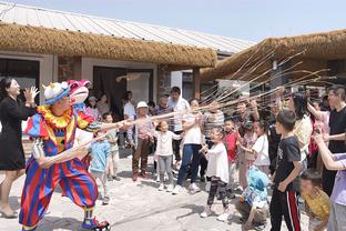 武器大师！武切维奇23中14&三分6中3 砍下全场最高33分另11板5助